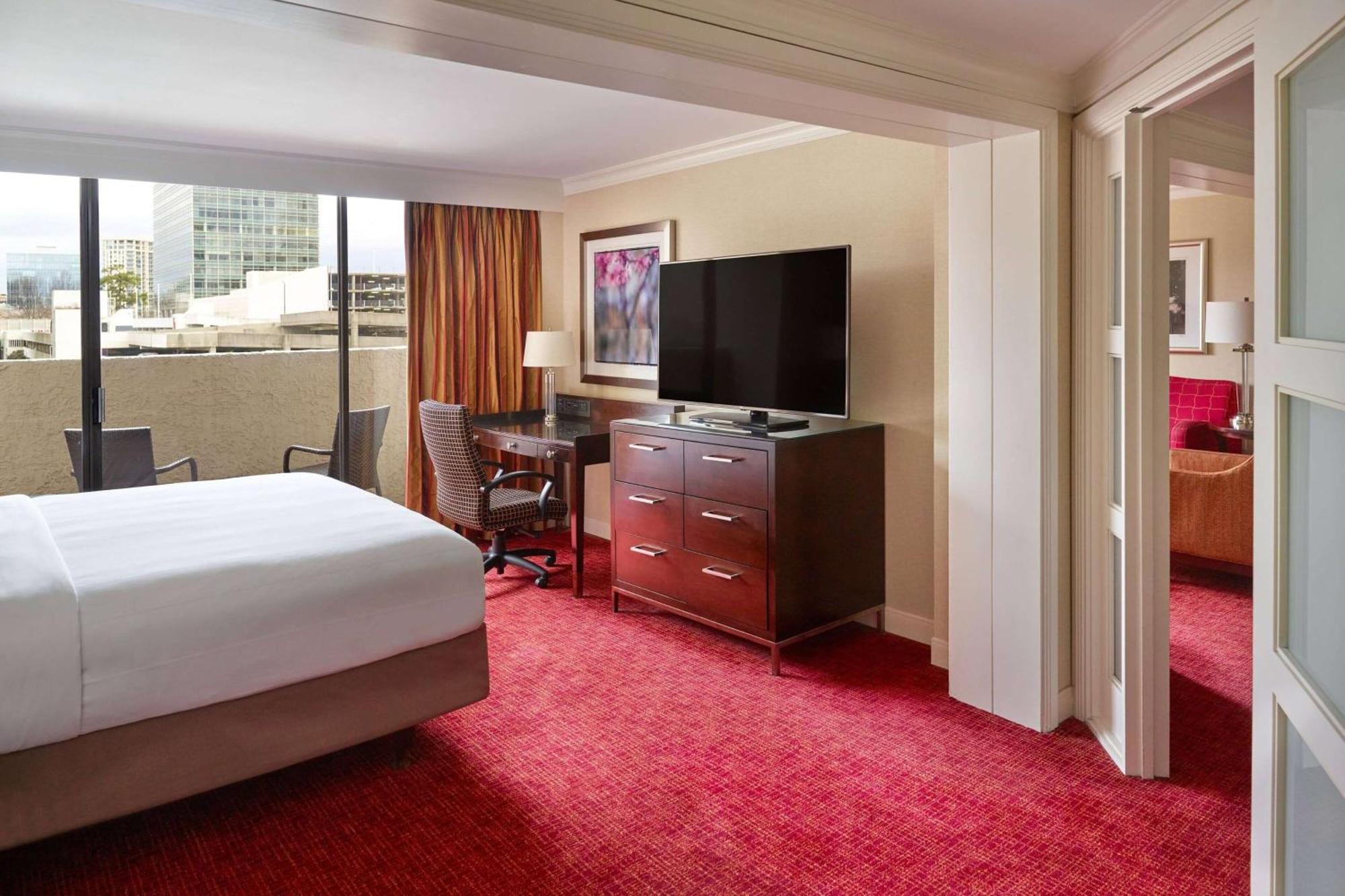 Wyndham Atlanta Buckhead Hotel & Conference Center Екстериор снимка